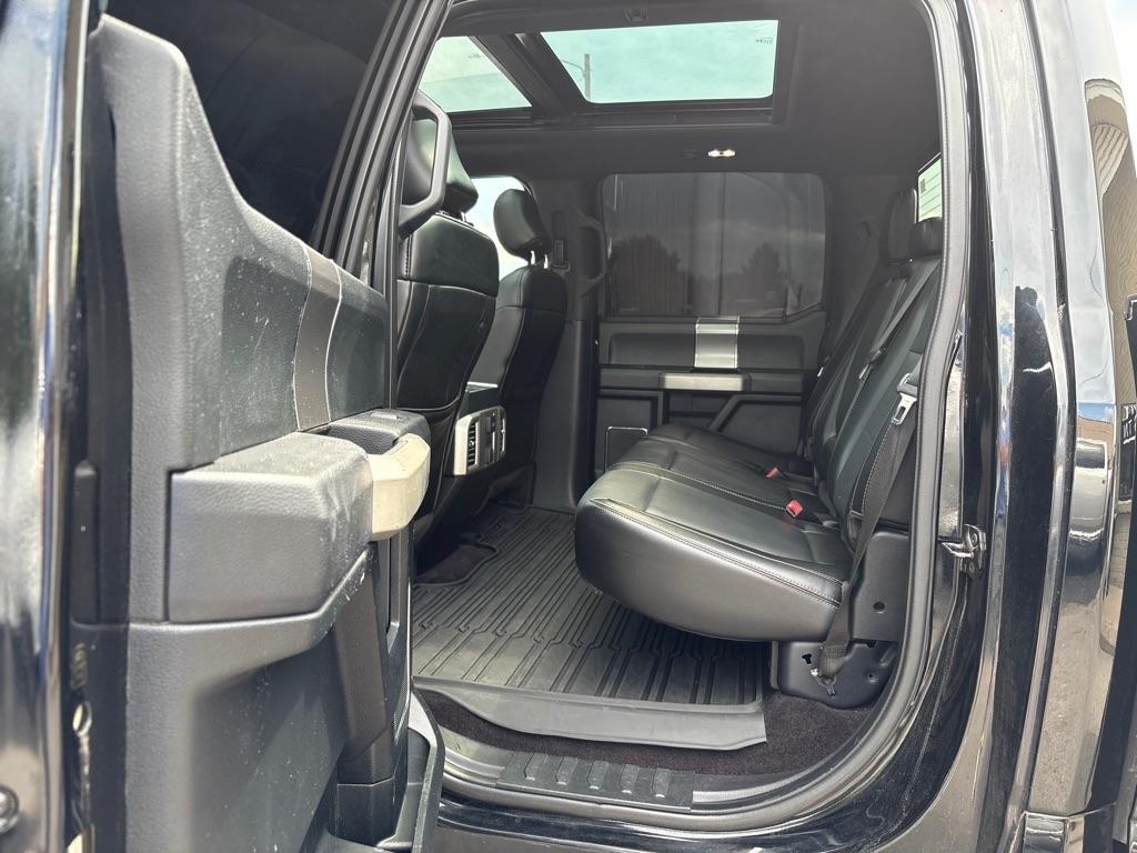 Ford F-150 4WD SuperCrew 145" Lariat 2016