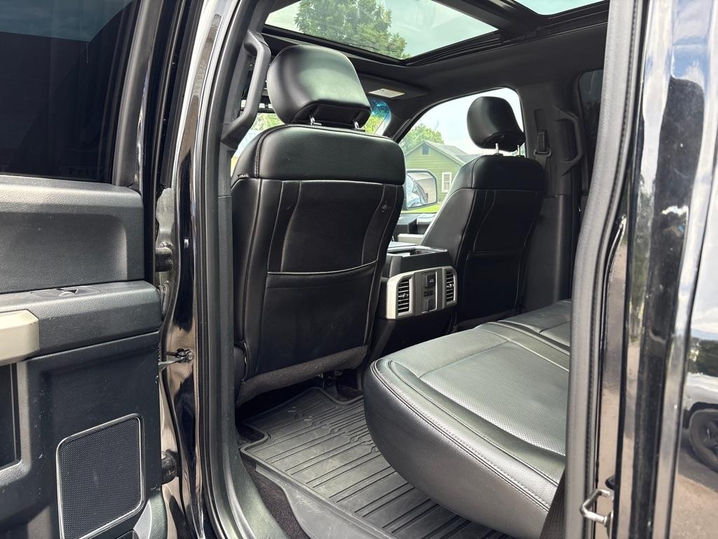 Ford F-150 4WD SuperCrew 145" Lariat 2016