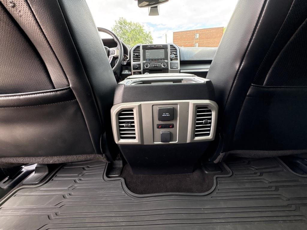 Ford F-150 4WD SuperCrew 145" Lariat 2016