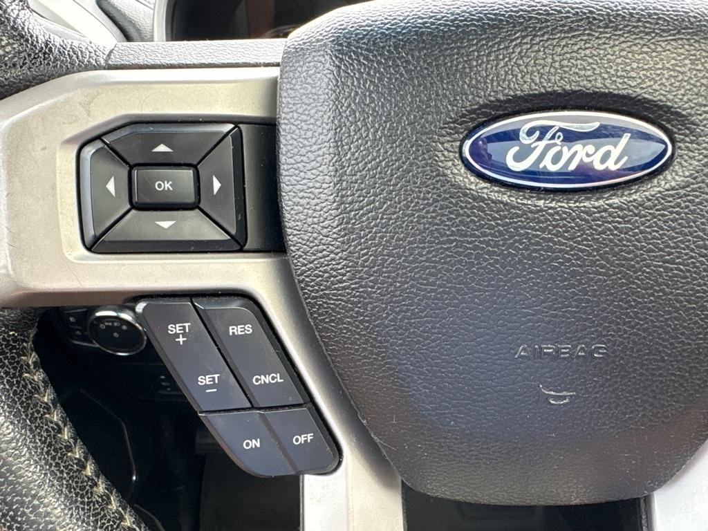 Ford F-150 4WD SuperCrew 145" Lariat 2016