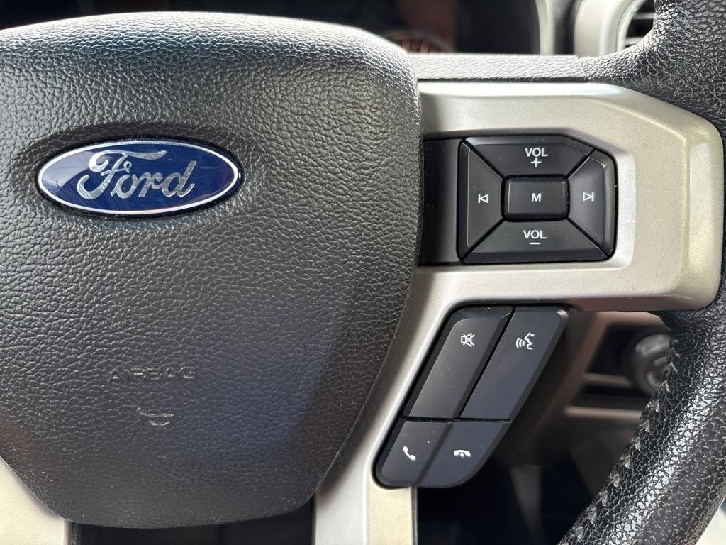 Ford F-150 4WD SuperCrew 145" Lariat 2016