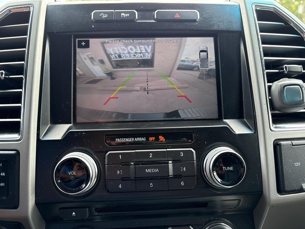 Ford F-150 4WD SuperCrew 145" Lariat 2016