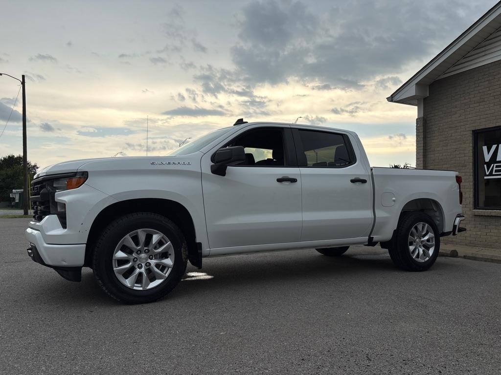 Chevrolet Silverado 1500 2WD Crew Cab 147" Custom 2022