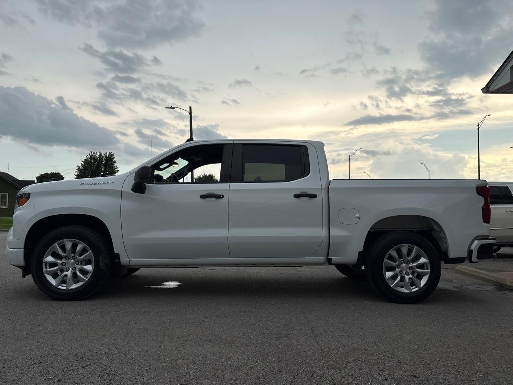 Chevrolet Silverado 1500 2WD Crew Cab 147" Custom 2022