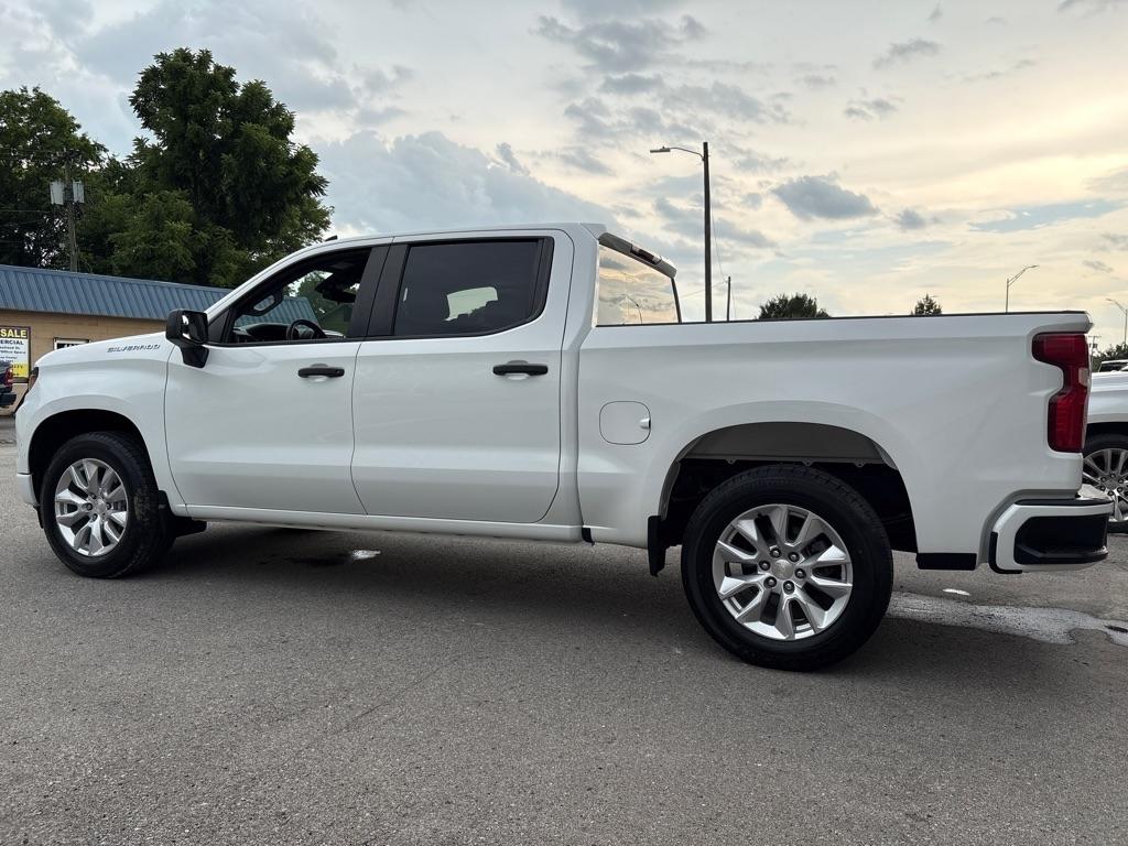 Chevrolet Silverado 1500 2WD Crew Cab 147" Custom 2022