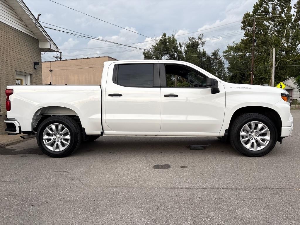 Chevrolet Silverado 1500 2WD Crew Cab 147" Custom 2022