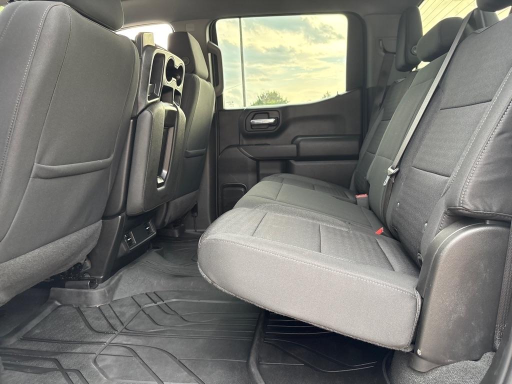 Chevrolet Silverado 1500 2WD Crew Cab 147" Custom 2022
