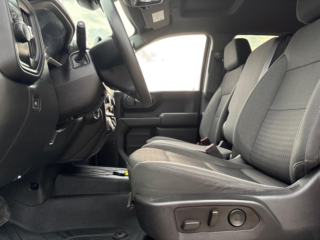 Chevrolet Silverado 1500 2WD Crew Cab 147" Custom 2022