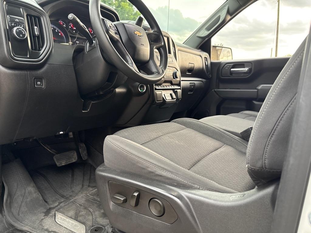 Chevrolet Silverado 1500 2WD Crew Cab 147" Custom 2022