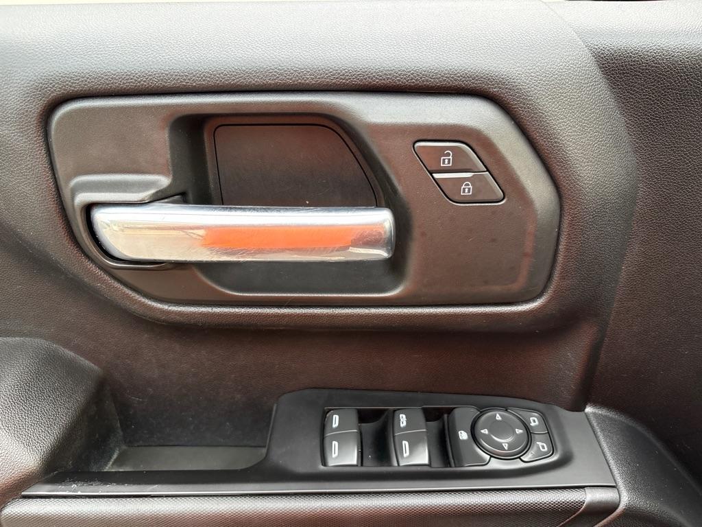 Chevrolet Silverado 1500 2WD Crew Cab 147" Custom 2022