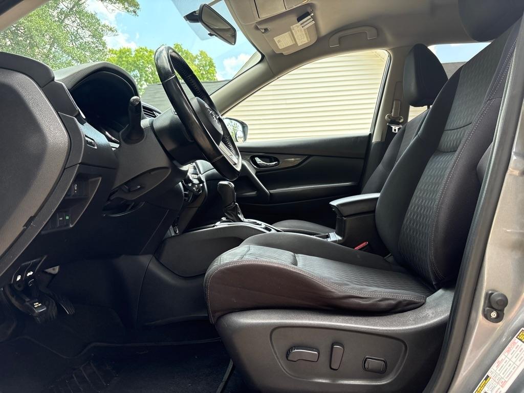 2017 Rogue photo 18