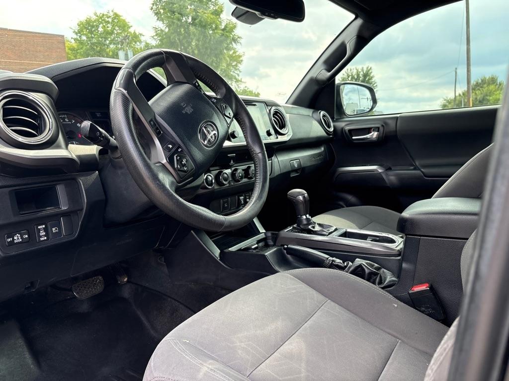 Toyota Tacoma 4WD TRD Off Road Double Cab 5' Bed V6 MT (Natl) 2019