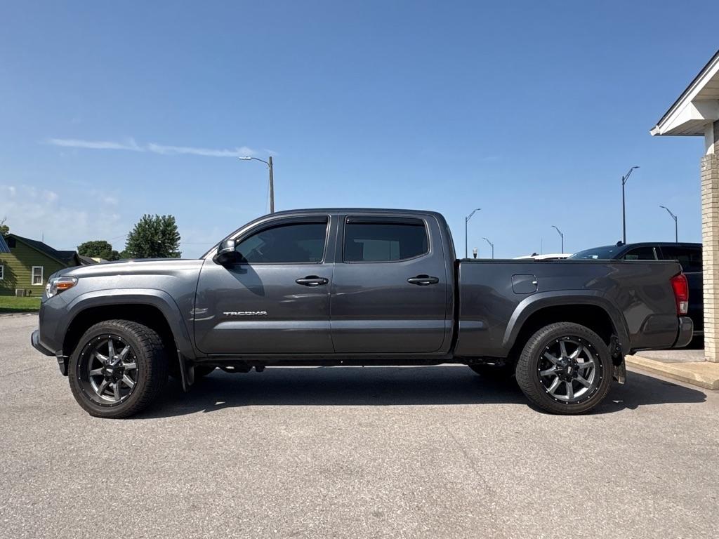 2017 Tacoma photo 3