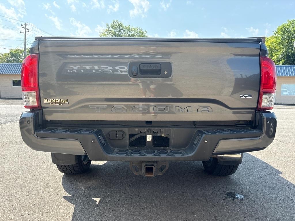 2017 Tacoma photo 5