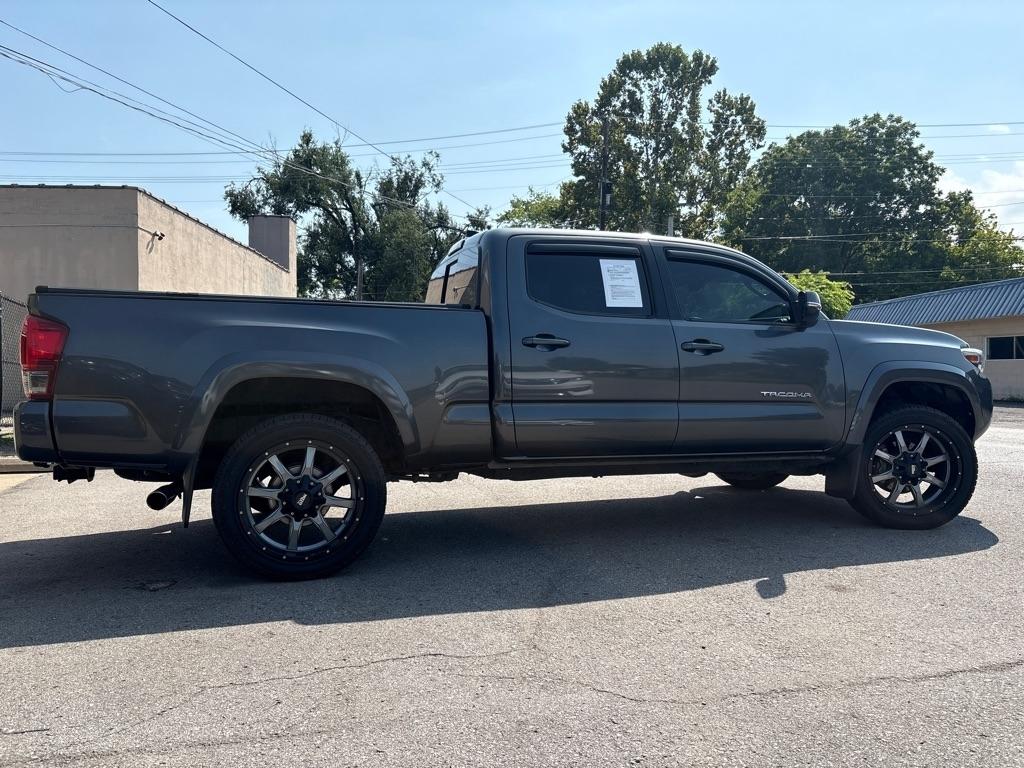 2017 Tacoma photo 6