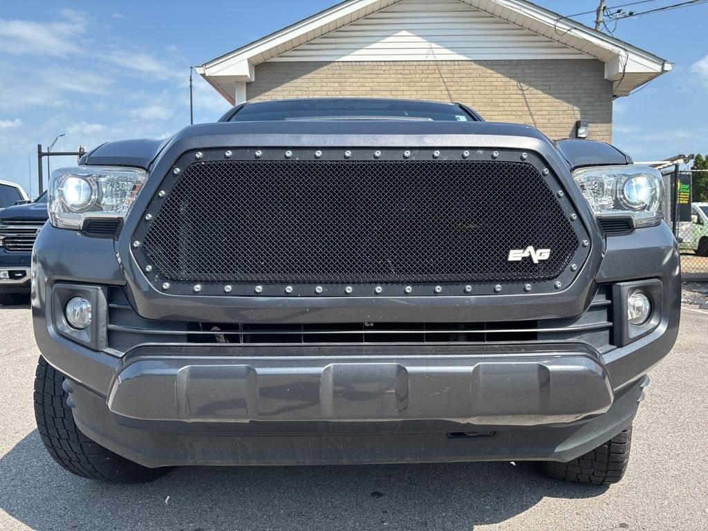 2017 Tacoma photo 9