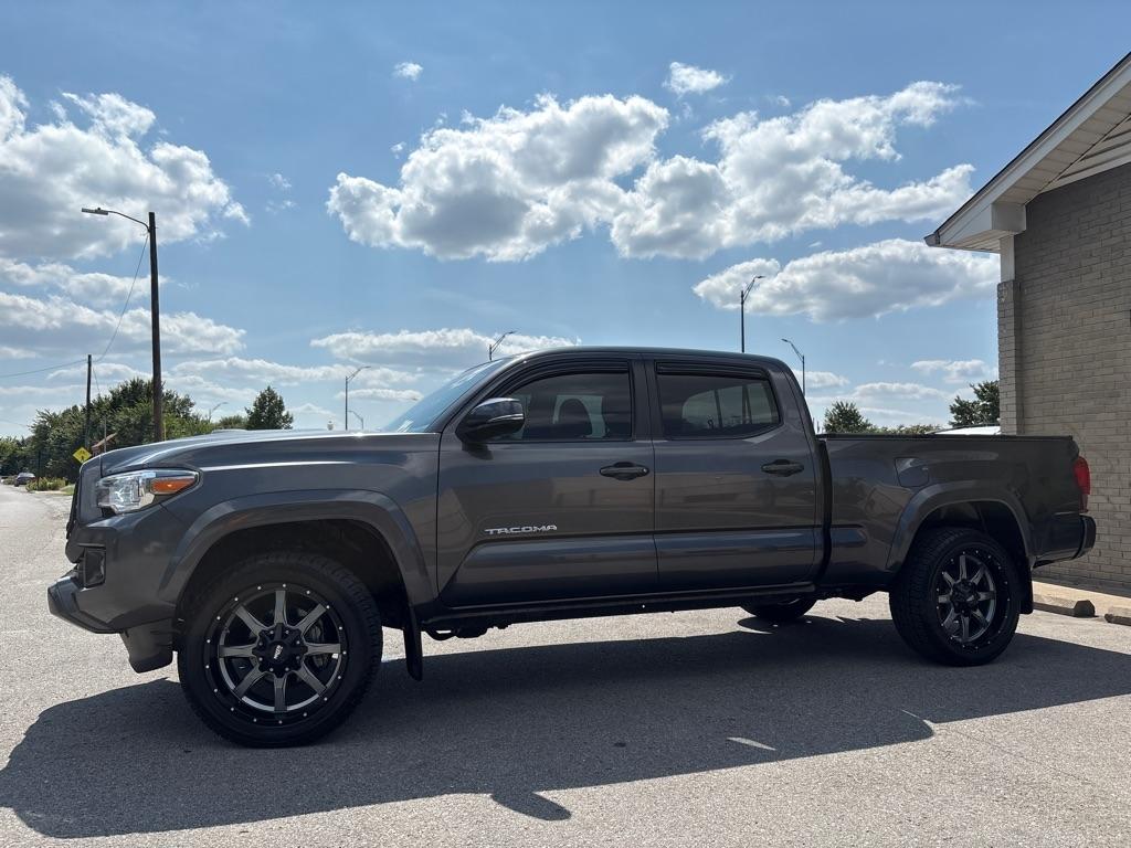 Toyota Tacoma SR5 Double Cab 6' Bed V6 4x4 AT (Natl) 2017
