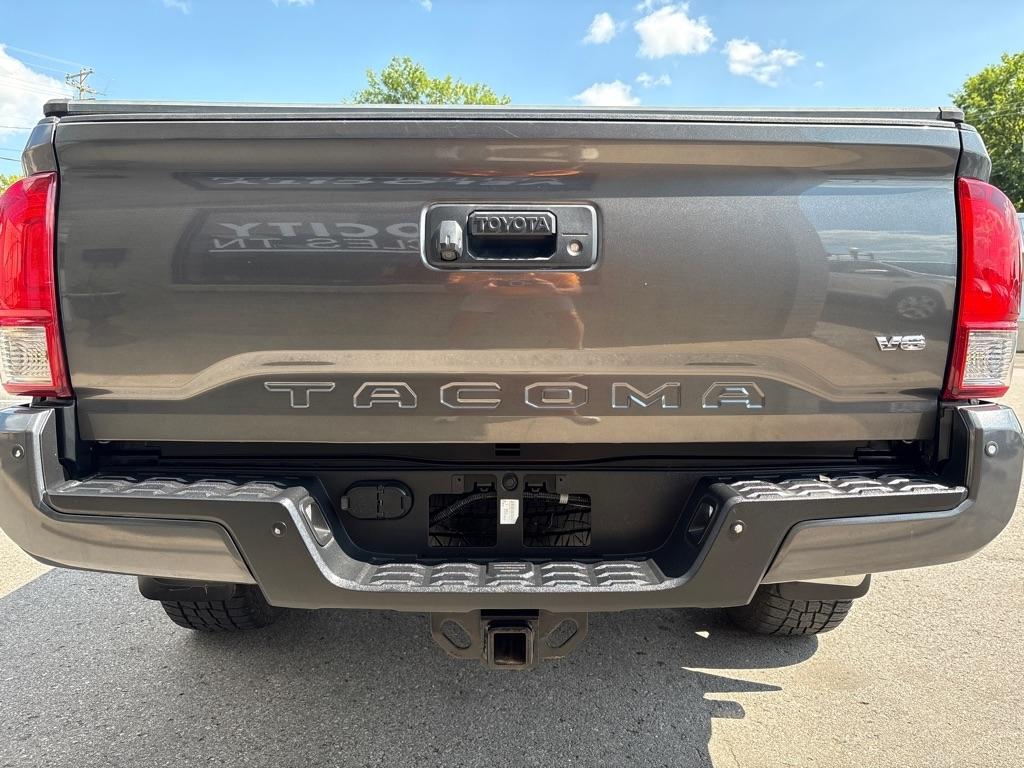 Toyota Tacoma SR5 Double Cab 6' Bed V6 4x4 AT (Natl) 2017