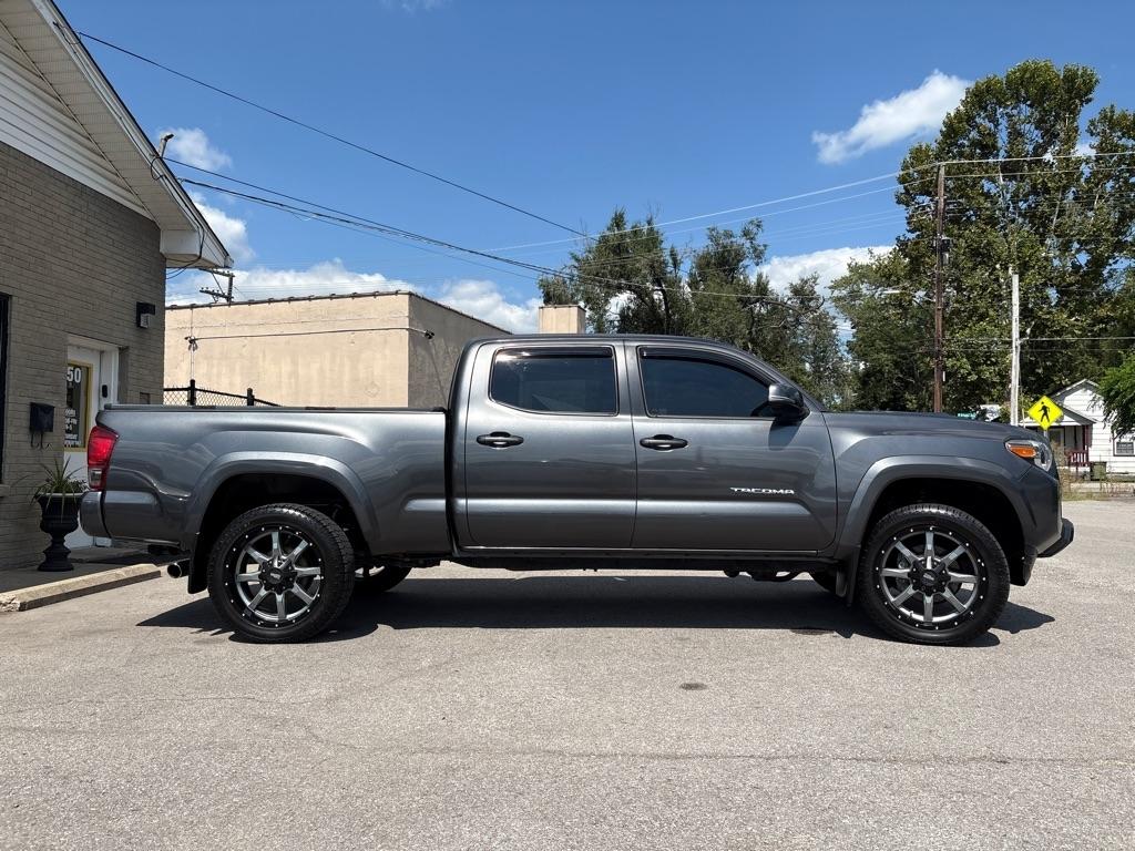 Toyota Tacoma SR5 Double Cab 6' Bed V6 4x4 AT (Natl) 2017