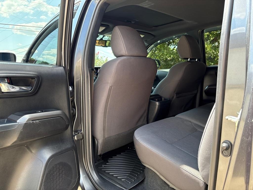 Toyota Tacoma SR5 Double Cab 6' Bed V6 4x4 AT (Natl) 2017