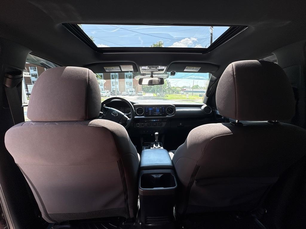 Toyota Tacoma SR5 Double Cab 6' Bed V6 4x4 AT (Natl) 2017