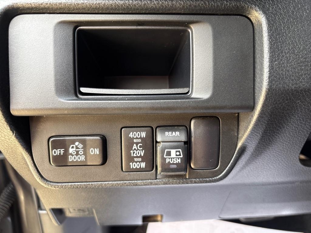 Toyota Tacoma SR5 Double Cab 6' Bed V6 4x4 AT (Natl) 2017
