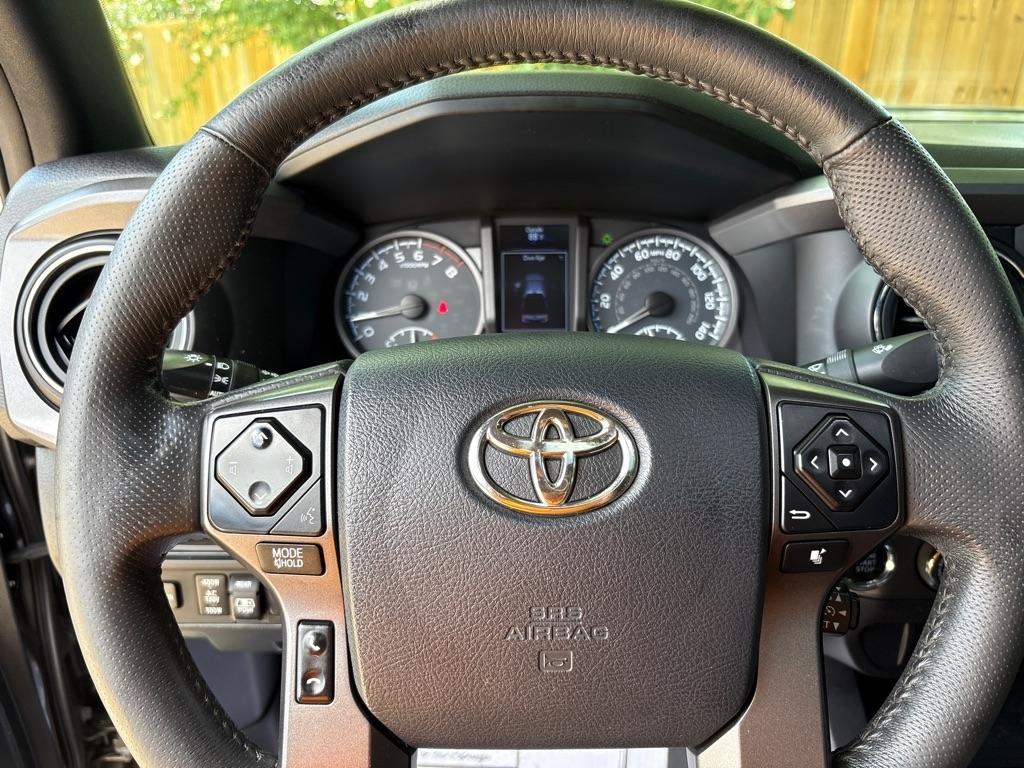 Toyota Tacoma SR5 Double Cab 6' Bed V6 4x4 AT (Natl) 2017