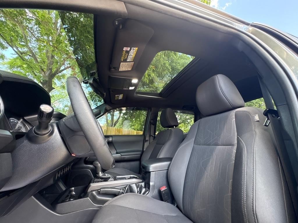 Toyota Tacoma SR5 Double Cab 6' Bed V6 4x4 AT (Natl) 2017