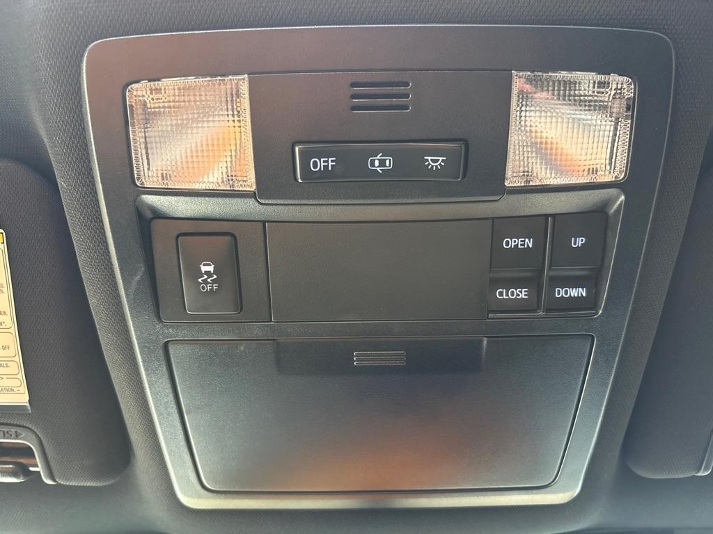 Toyota Tacoma SR5 Double Cab 6' Bed V6 4x4 AT (Natl) 2017