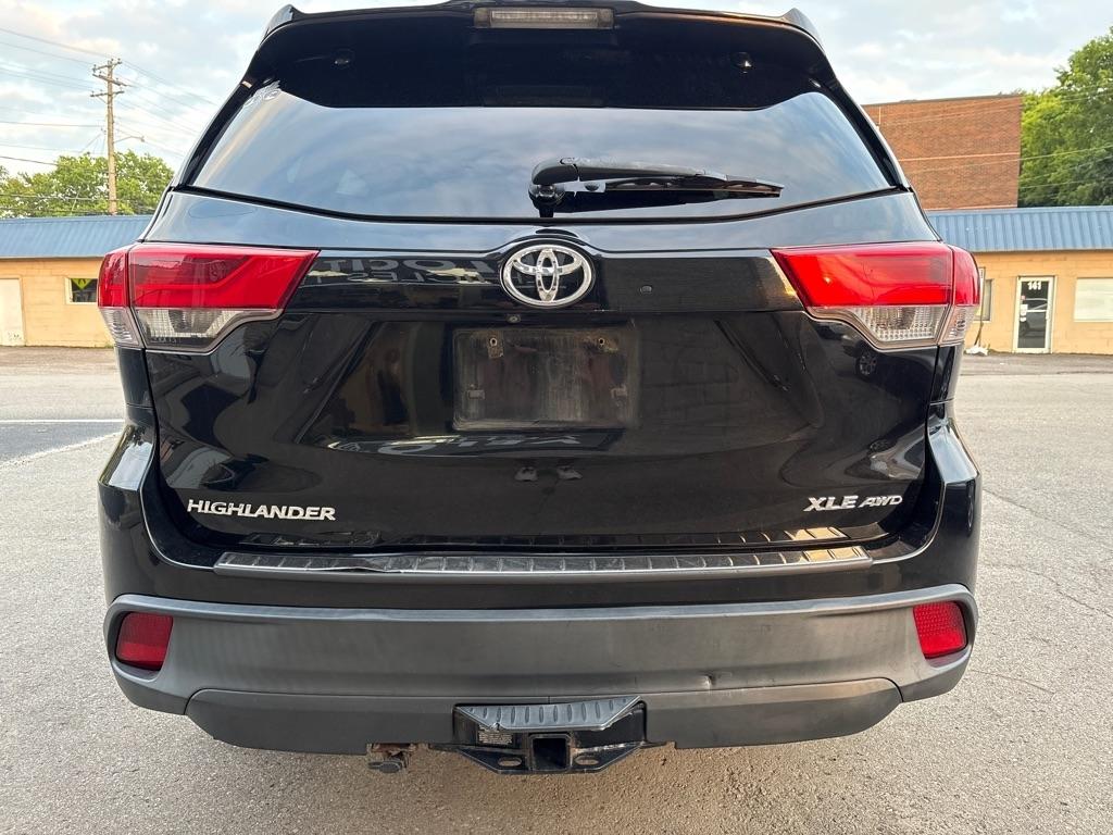 2017 Highlander photo 5