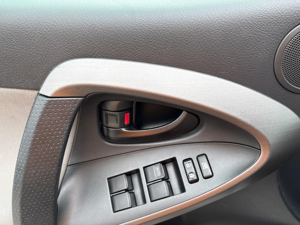 2012 RAV4 photo 19