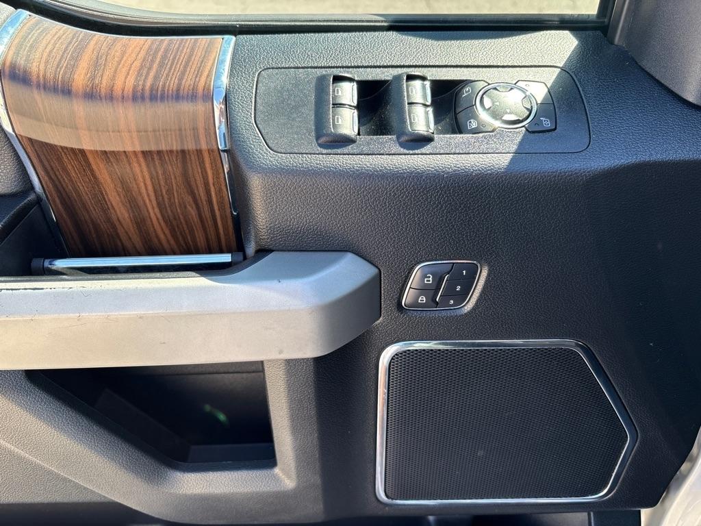2017 Ford F-150 Lariat - Photo 14