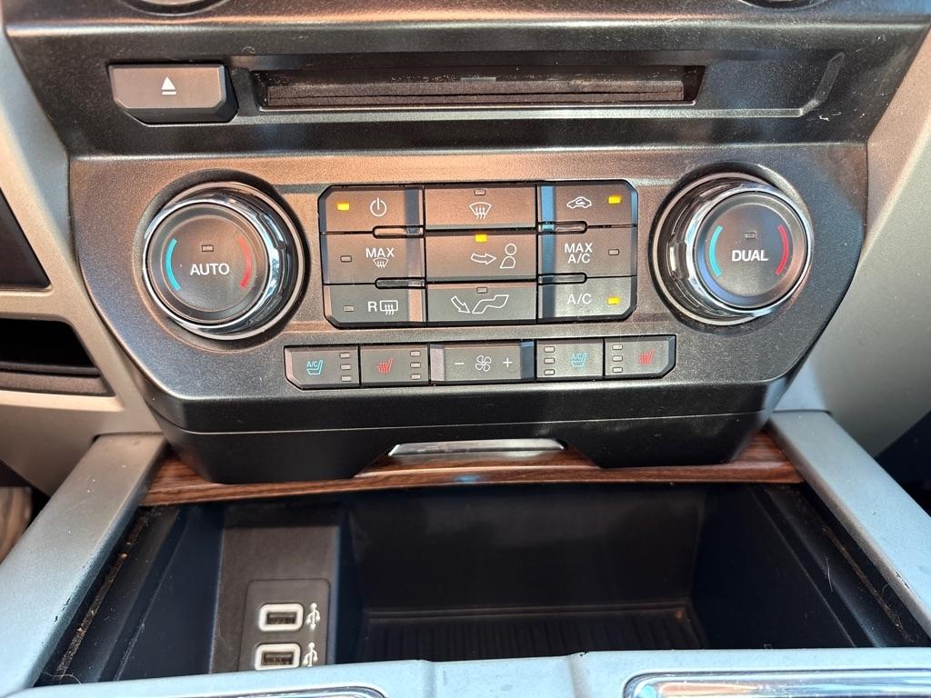 2017 Ford F-150 Lariat - Photo 24