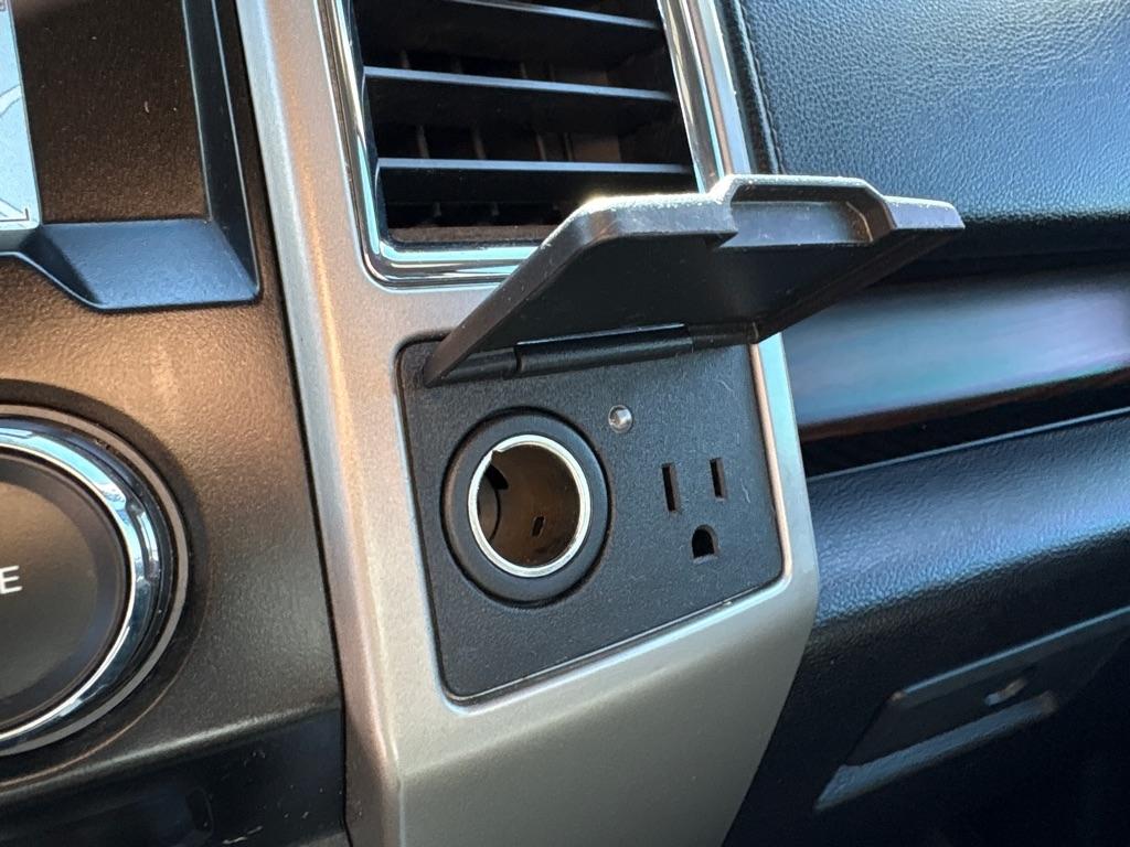 2017 Ford F-150 Lariat - Photo 26