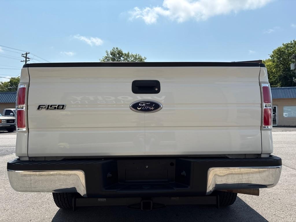 Ford F-150 2WD Reg Cab 145" XLT w/Mid-Box Prep 2010