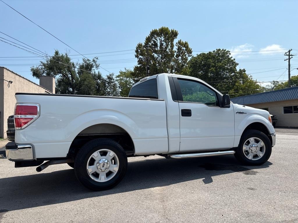 Ford F-150 2WD Reg Cab 145" XLT w/Mid-Box Prep 2010