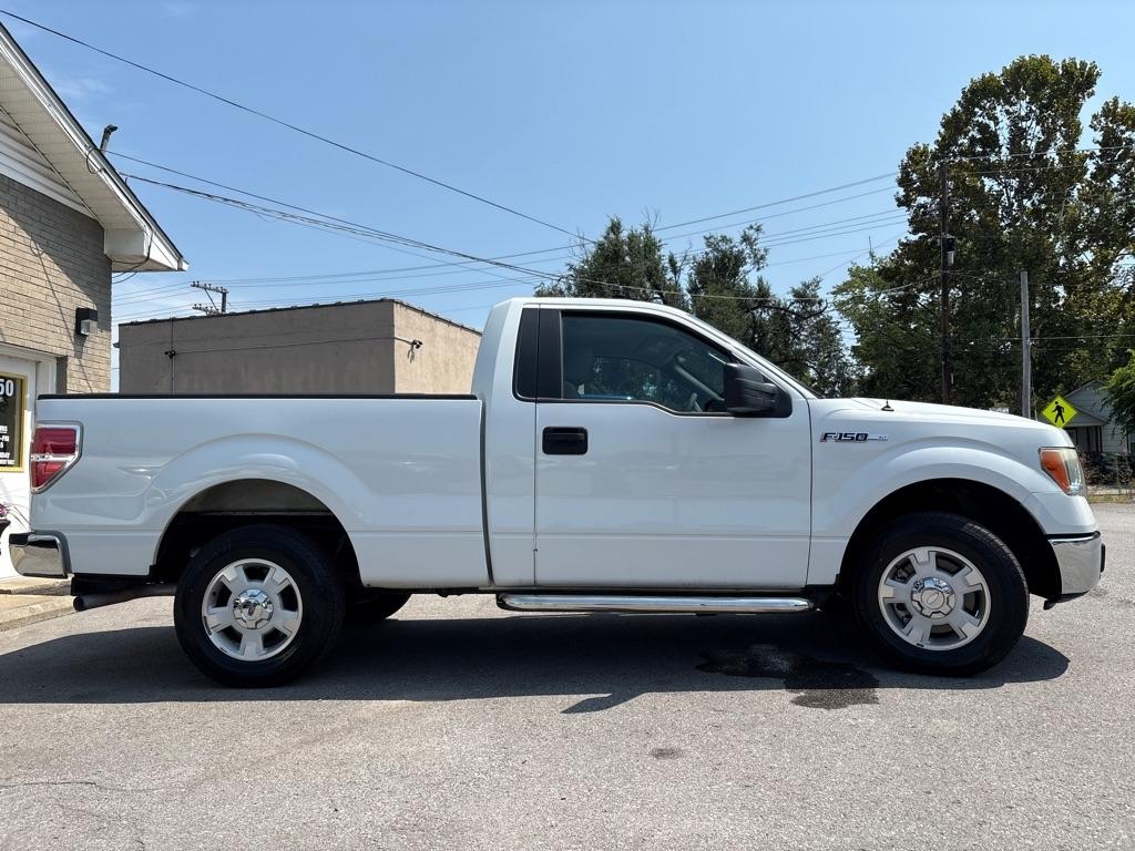 Ford F-150 2WD Reg Cab 145" XLT w/Mid-Box Prep 2010
