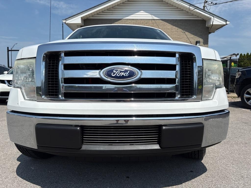 Ford F-150 2WD Reg Cab 145" XLT w/Mid-Box Prep 2010