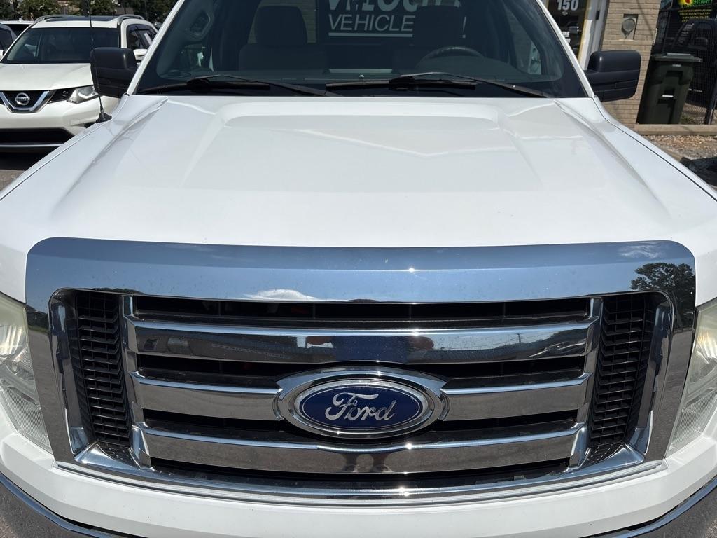Ford F-150 2WD Reg Cab 145" XLT w/Mid-Box Prep 2010