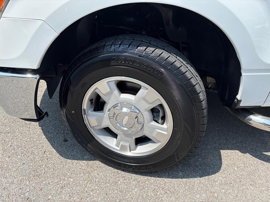 Ford F-150 2WD Reg Cab 145" XLT w/Mid-Box Prep 2010