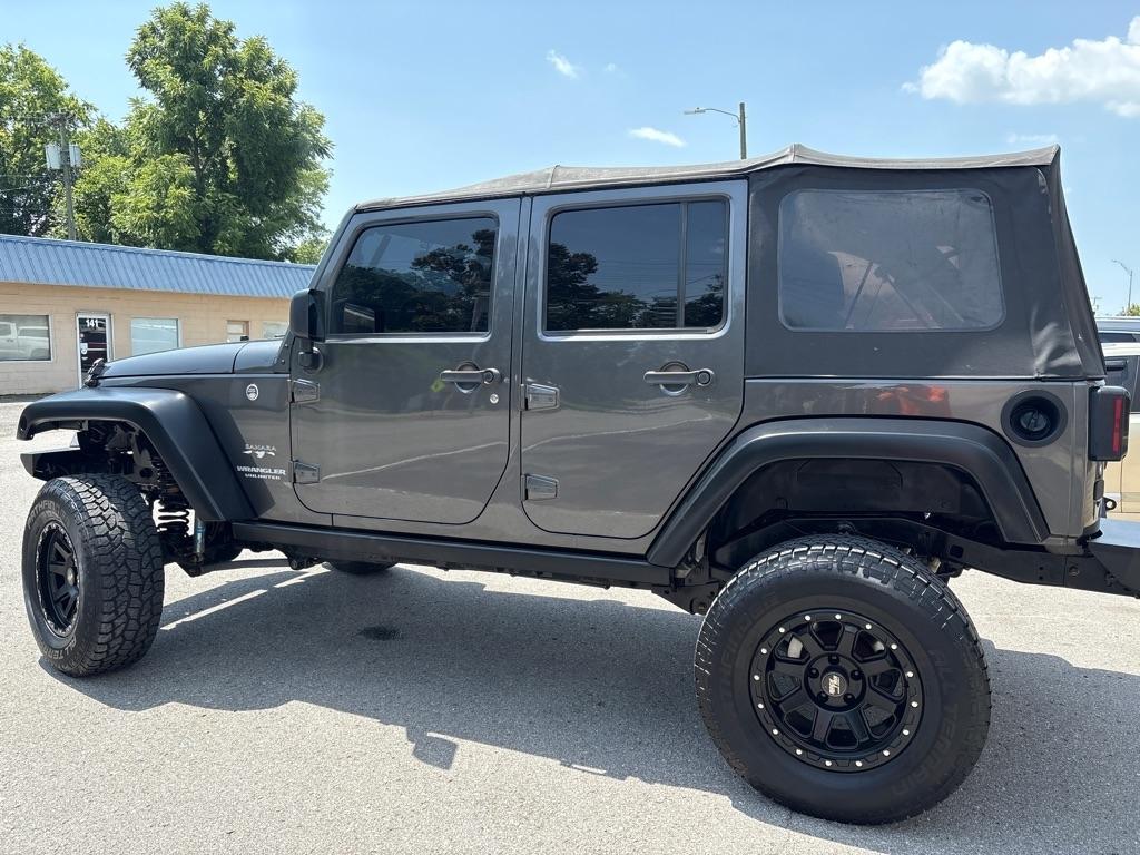 Jeep Wrangler Unlimited 4WD 4dr Sahara 2016