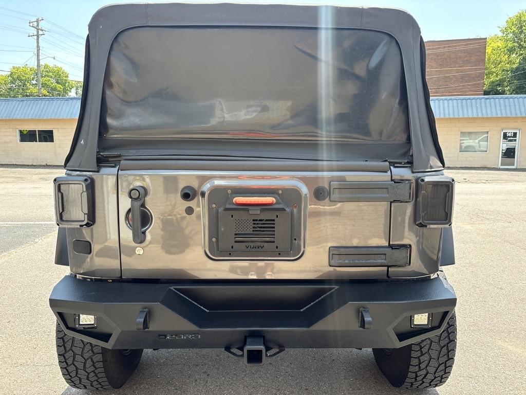 Jeep Wrangler Unlimited 4WD 4dr Sahara 2016