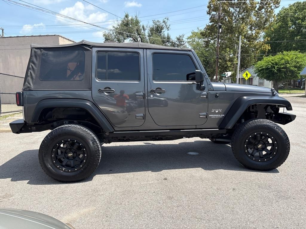 Jeep Wrangler Unlimited 4WD 4dr Sahara 2016