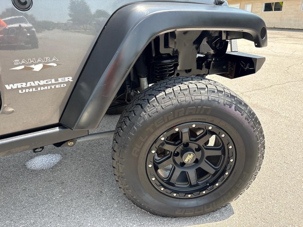 Jeep Wrangler Unlimited 4WD 4dr Sahara 2016