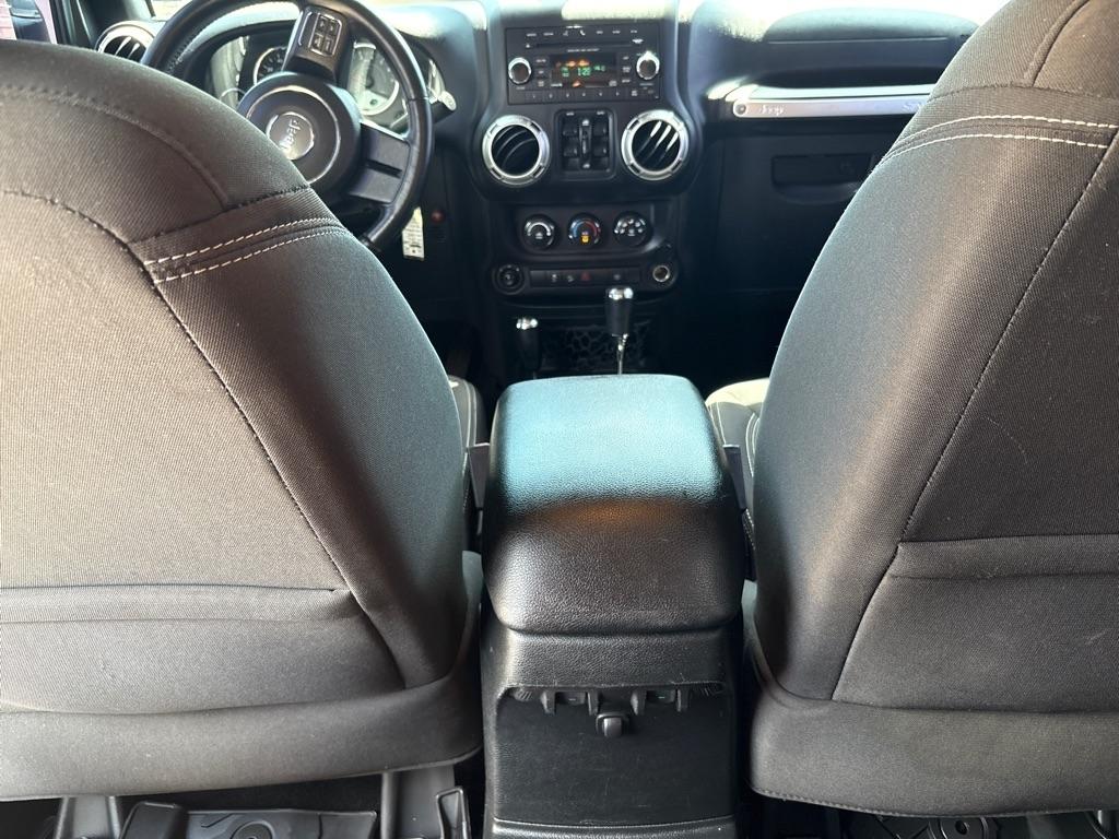 Jeep Wrangler Unlimited 4WD 4dr Sahara 2016