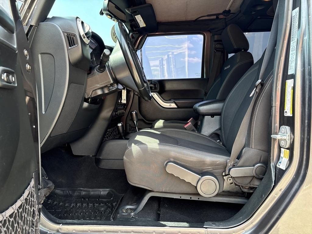 Jeep Wrangler Unlimited 4WD 4dr Sahara 2016