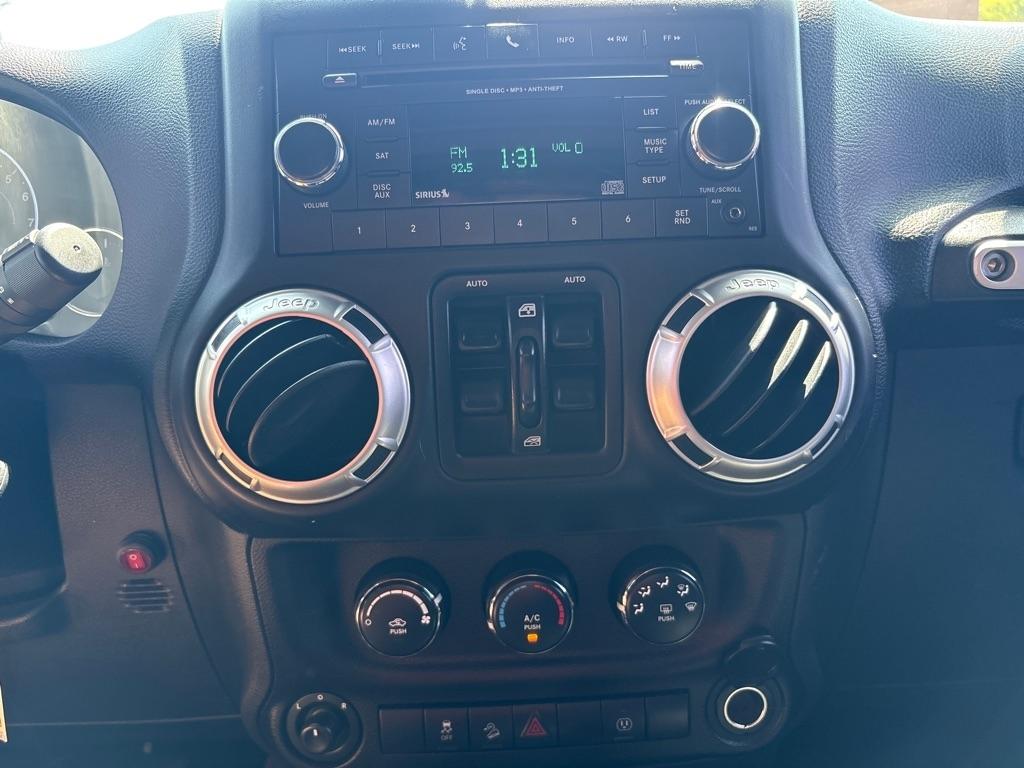 Jeep Wrangler Unlimited 4WD 4dr Sahara 2016