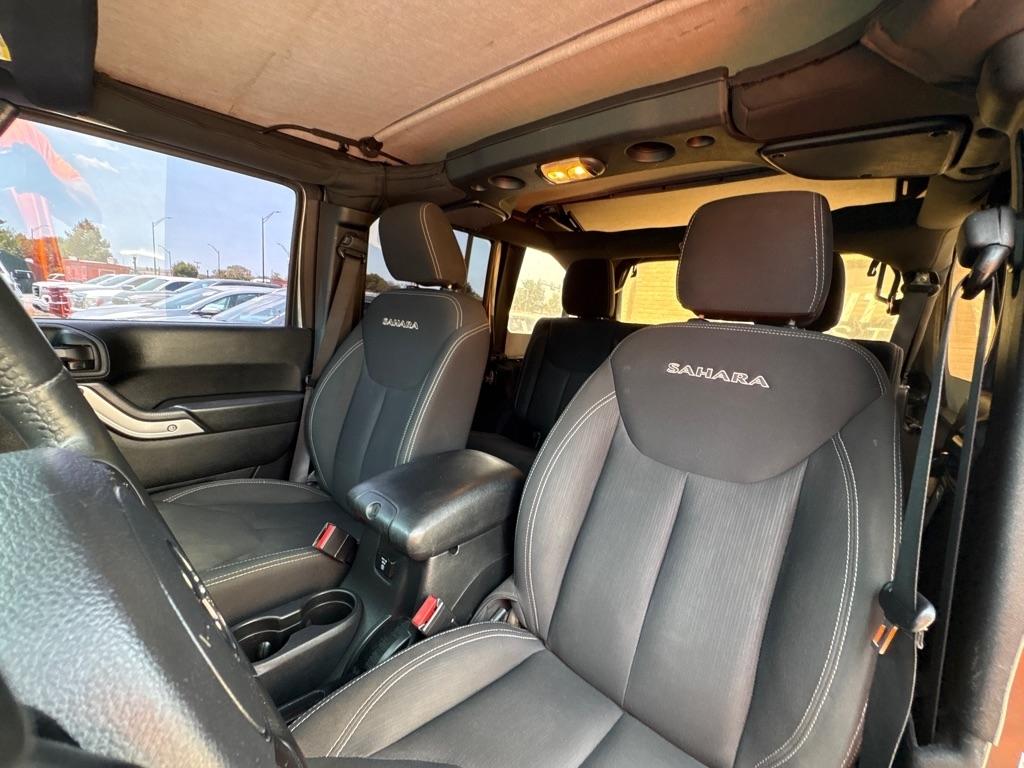 Jeep Wrangler Unlimited 4WD 4dr Sahara 2016
