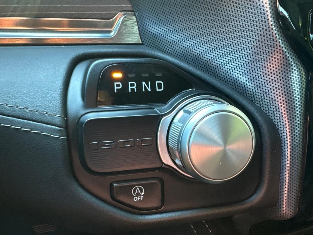 RAM 1500 Limited 4x2 Crew Cab 5'7" Box 2021