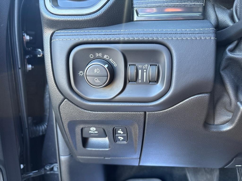 RAM 1500 Limited 4x2 Crew Cab 5'7" Box 2021